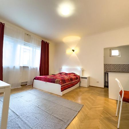Central Retreat Apartments ブカレスト エクステリア 写真